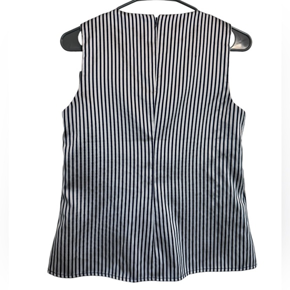 Banana Republic Striped Sleeveless Blouse Bow Detail White and Blue Tank Sz XS - Picture 3 of 15